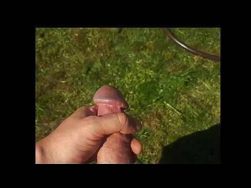 ❤️ Una guapa calenta es folla el seu cony rosa i es corre amb un esquitxat en un jardí d'estiu ️❌ Vídeo sexual al ca.com-full-porner.ru ❌️❤