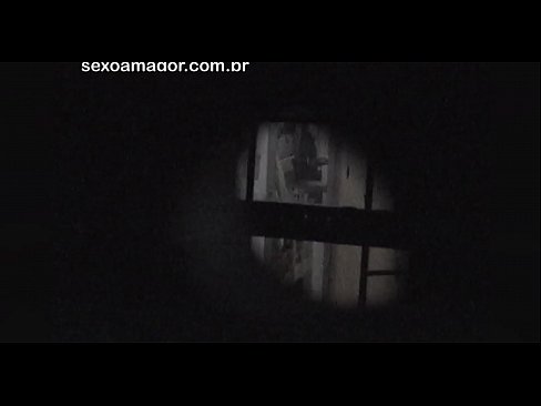 ❤️ Blondie és gravada en secret per un voyeur del barri amagat darrere de maons buits ️❌ Vídeo sexual al ca.com-full-porner.ru ❌️❤