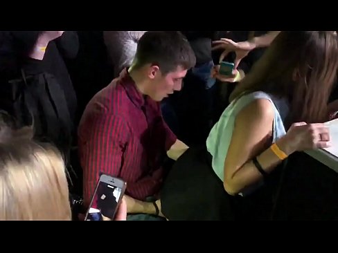 ❤️ Sexe real en una discoteca russa. Noia russa de 18 anys a l'anus i la vagina follada en una discoteca ️❌ Vídeo sexual al ca.com-full-porner.ru ❌️❤